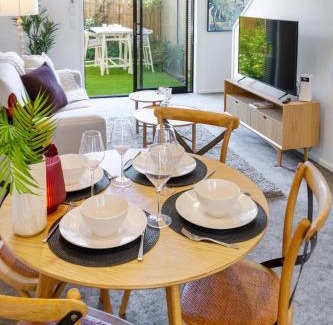 Christchurch City Centre Apartment | Pet-Friendly Central Christchurch Retreat with Park Access