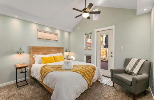 Martinez Park House | Vibrant Downtown Bungalow - Ideal for Family Stays