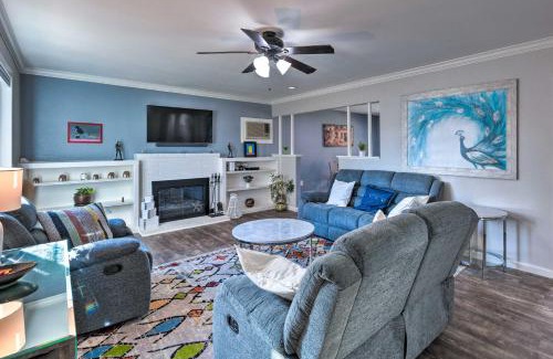 Southwestern Sacramento House | Vibrant Sacramento Home with Yard and Child-Friendly Amenities