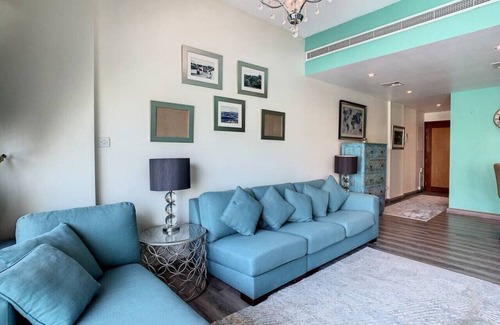 The Greens Apartment | Vibrant Two Bedroom Retreat with Pool in The Greens