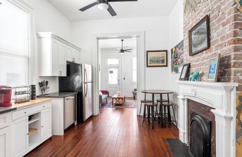 Freret Condo | Vibrant Uptown Condos: Guest Rated 9/10 with Breakfast & More