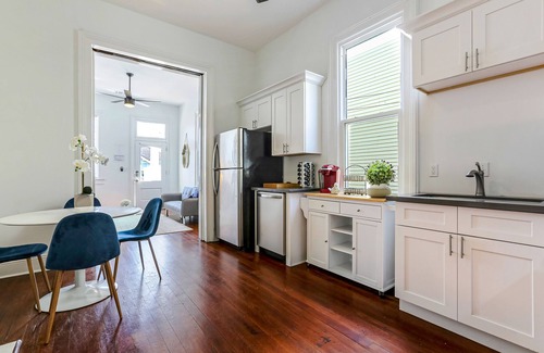 Freret Condo | Vibrant Uptown Condos: Guest Rated 9/10 with Breakfast & More