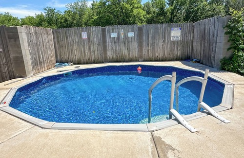 Keller Apartment | Elegant Executive Studio Retreat with Pool & Prime Location