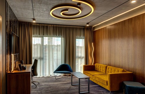 Cluj-Napoca Hotel | Vibre Hotel: Eco-Friendly Retreat with Spa & Dining Options
