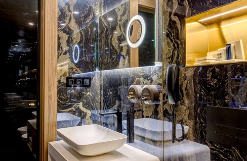 Cluj-Napoca Hotel | Vibre Hotel: Eco-Friendly Retreat with Spa & Dining Options