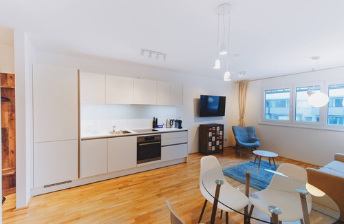 Donaustadt Apartment | Discover VIC/UN New Apartment U1 Kagran with Pool & Views