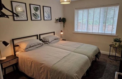 Birmingham Apartment | Convenient Stay at Vicarage Close with Free Parking