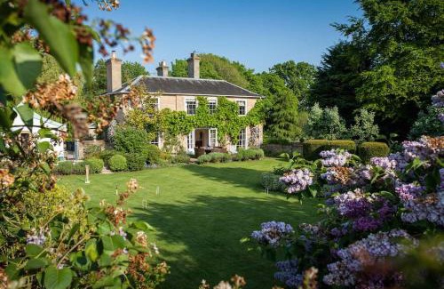 Great Hockham House | Experience Elegance at Vicarage House & Pool House