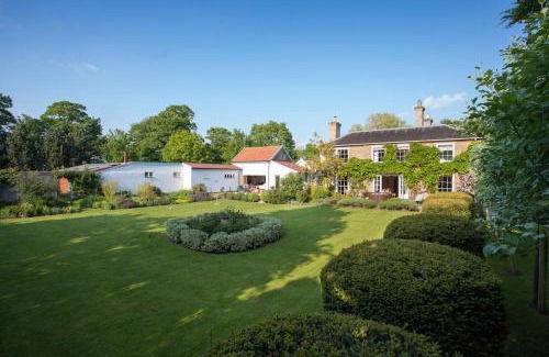 Great Hockham House | Experience Elegance at Vicarage House & Pool House