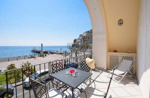 Minori Apartment | Pet-Friendly Vicaria: Oceanfront Retreat with High Ratings