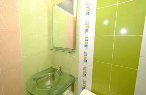 Nong Yat Hotel | Budget-Friendly Vickview Place with Family Kitchen Amenities