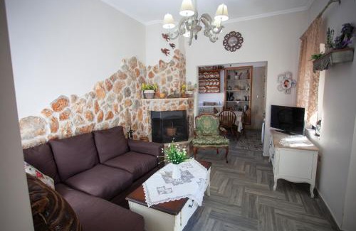 Kefalos Apartment | Discover Vicky's House: 4-Star Family-Friendly Retreat