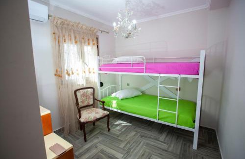 Kefalos Apartment | Discover Vicky's House: 4-Star Family-Friendly Retreat