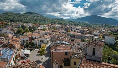 Roccasicura House | Discover Vico Gioia: Pet-Friendly Stay with 9.6 Rating