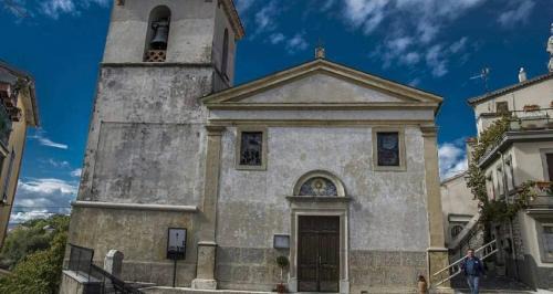 Roccasicura House | Discover Vico Gioia: Pet-Friendly Stay with 9.6 Rating