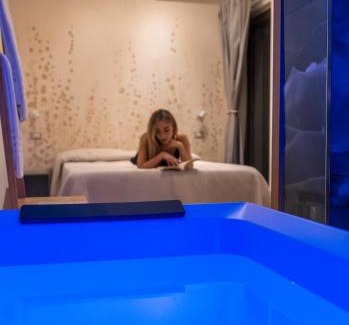 Sannicandro di Bari House | Vicolo 107: Guest Rated 10/10 with Relaxing Hot Tub