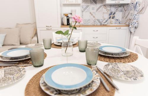 Molfetta House | VICOLO MURO: Pet-Friendly with Oceanfront Views & Breakfast