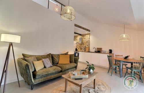 Saint-Georges-de-Chesne House | Victor Hotel: Guest Rated 9.7 with Family-Friendly Amenities
