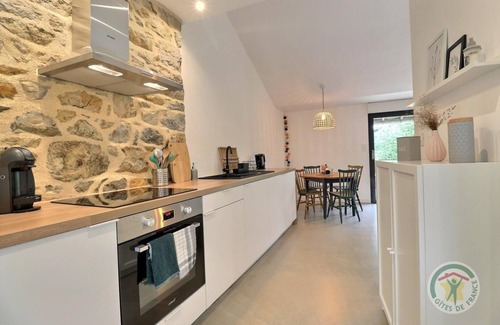 Saint-Georges-de-Chesne House | Explore Victor - RIVES DU COUESNON: Spa & Family-friendly Stay