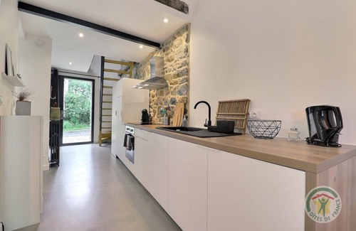 Saint-Georges-de-Chesne House | Explore Victor - RIVES DU COUESNON: Spa & Family-friendly Stay