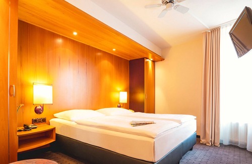 Frankenthal Hotel | Victor's Residenz-Hotel Frankenthal: 4-Star Family Retreat
