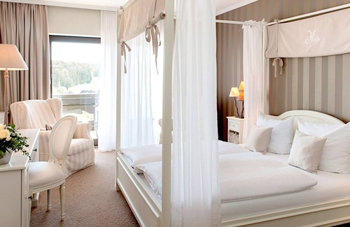 Bosen Hotel | Relax at Victor's Seehotel Weingärtner with Spa and Pool