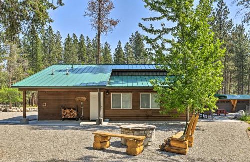Victor House | Cozy Victor Woodland Cabin Retreat with Fire Pit Awaits