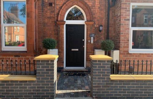 Tamworth Apartment | Elegant Victoria Apartments Tamworth - Rated 9.2/10