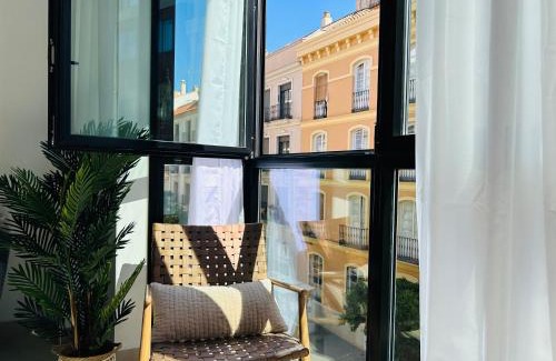 La Victoria Apartment | Premier Stay at Victoria Beach Premium - 4-Star Family Haven