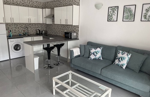 Los Cristianos Apartment | Victoria Court 2 LC: Guest Rated 9.8 with Pool & Spa