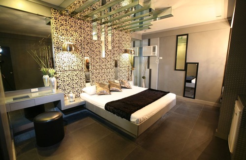 Manila Hotel | Budget-Friendly Stay at Victoria Court North EDSA, Caloocan