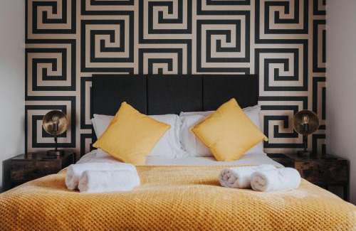 Hyde Apartment | Discover Victoria Home: Ideal for Families & Workers