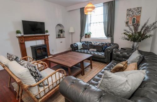 Belford House | Experience Comfortable Stays at Victoria House Hotel