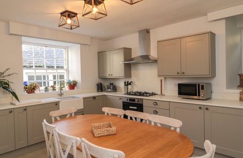 Belford House | Discover Victoria House: Pet Friendly Holiday Cottage in Belford