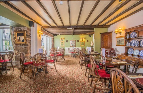 Vale of Glamorgan Hotel | Stylish Victoria Inn: 4-Star Hotel with Family-Friendly Perks