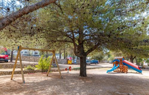 Jezera Resort | Seaside Retreat at Victoria Mobilehome Jezera Village Resort