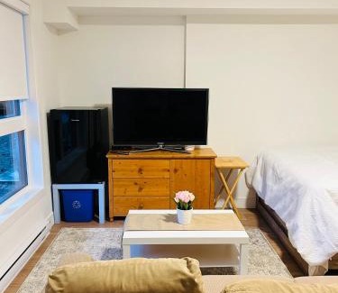 Victoria Bed & Breakfast | Cozy Victoria Private Studio Suite - Rated 8.6/10 by Guests