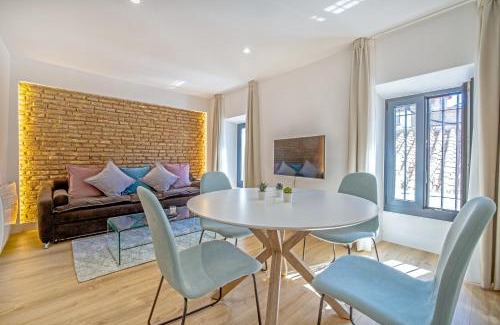 Jewish Quarter Apartment | Elegant Victoria Suites Apartments - Guest Rated 9.5/10