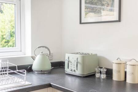 Cambridge House | Stylish 2-Bedroom Family Retreat by the River Cam