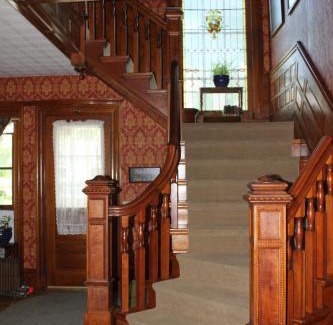 Towanda Bed & Breakfast | Charming Victorian Inn: Pet Friendly & Kid Approved Stay