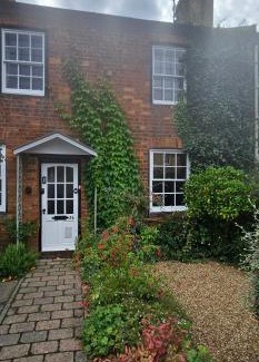 Stony Stratford House | Victorian Cottage in Stony Stratford Centre