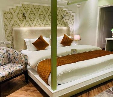 Ranjit Avenue Bed & Breakfast | Elegant Victorian Stays with Pet-Friendly Amenities