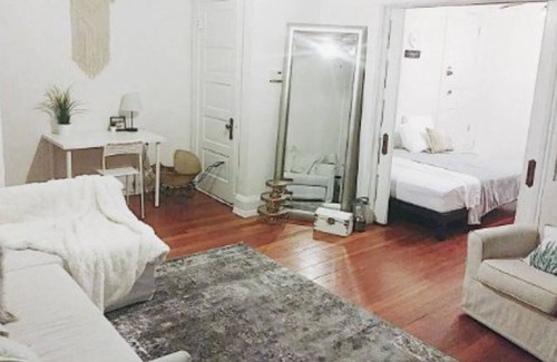 Walnut Hills Apartment | Elegant Victorian Home Near Downtown with Full Kitchen