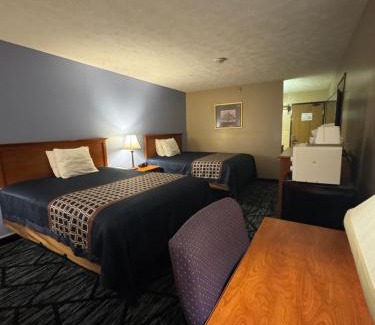 Central City Hotel | Inviting Victorian Inn: Family-Friendly Getaway Awaits