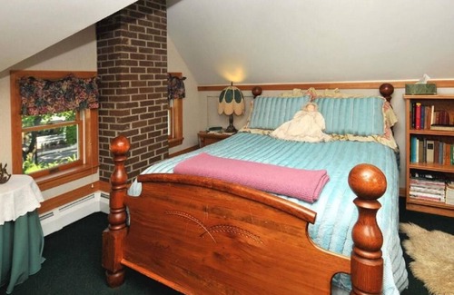 Clearfield Bed & Breakfast | Top-Rated Victorian Loft B & B with Family-Friendly Amenities