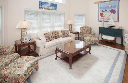 Sandbridge House | Enchanting Victorian Sea-cret: Pet-Friendly Oasis Awaits