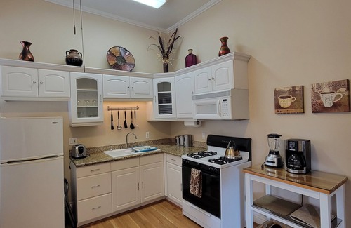 Sherman Heights Condo | Victorian Unit with Loft - Near Attractions & Great Amenities