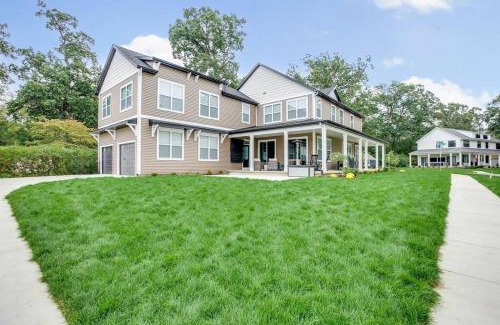 Wooded Estates House | Victory Views Estate: Ideal Retreat for Large Gatherings