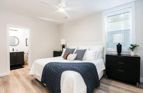 Wooded Estates House | Victory Views Main House: Ideal Home for 20 Guests