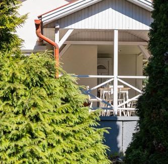 Nagymaros Apartment | Perfect Getaway at Vidám Mókus Vendégház with Ocean Views